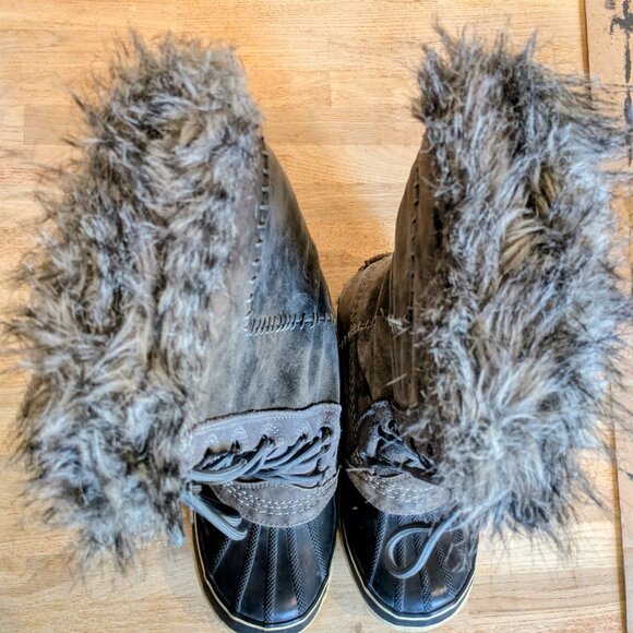 Women's Size 8 Sorel Winter Boots - Fur lined - Picture 6 of 12